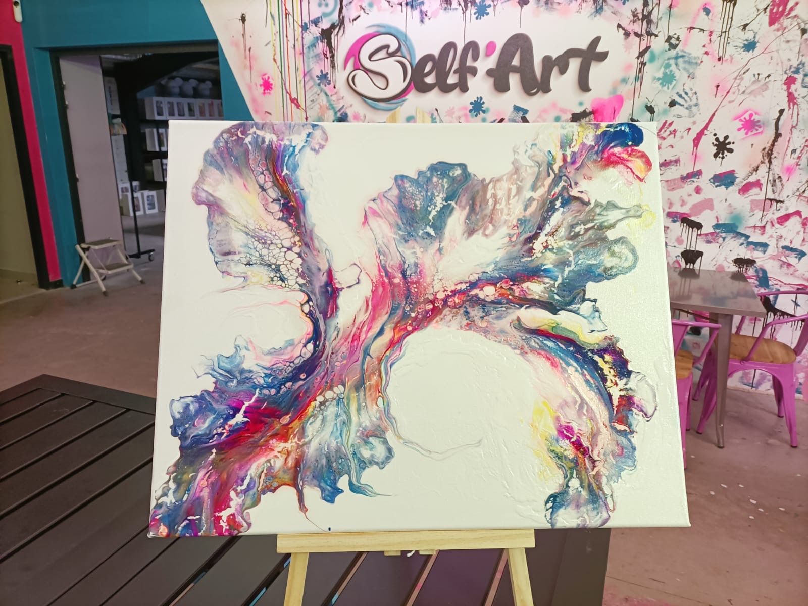 Réalisation d'une toile en Dutch Pouring