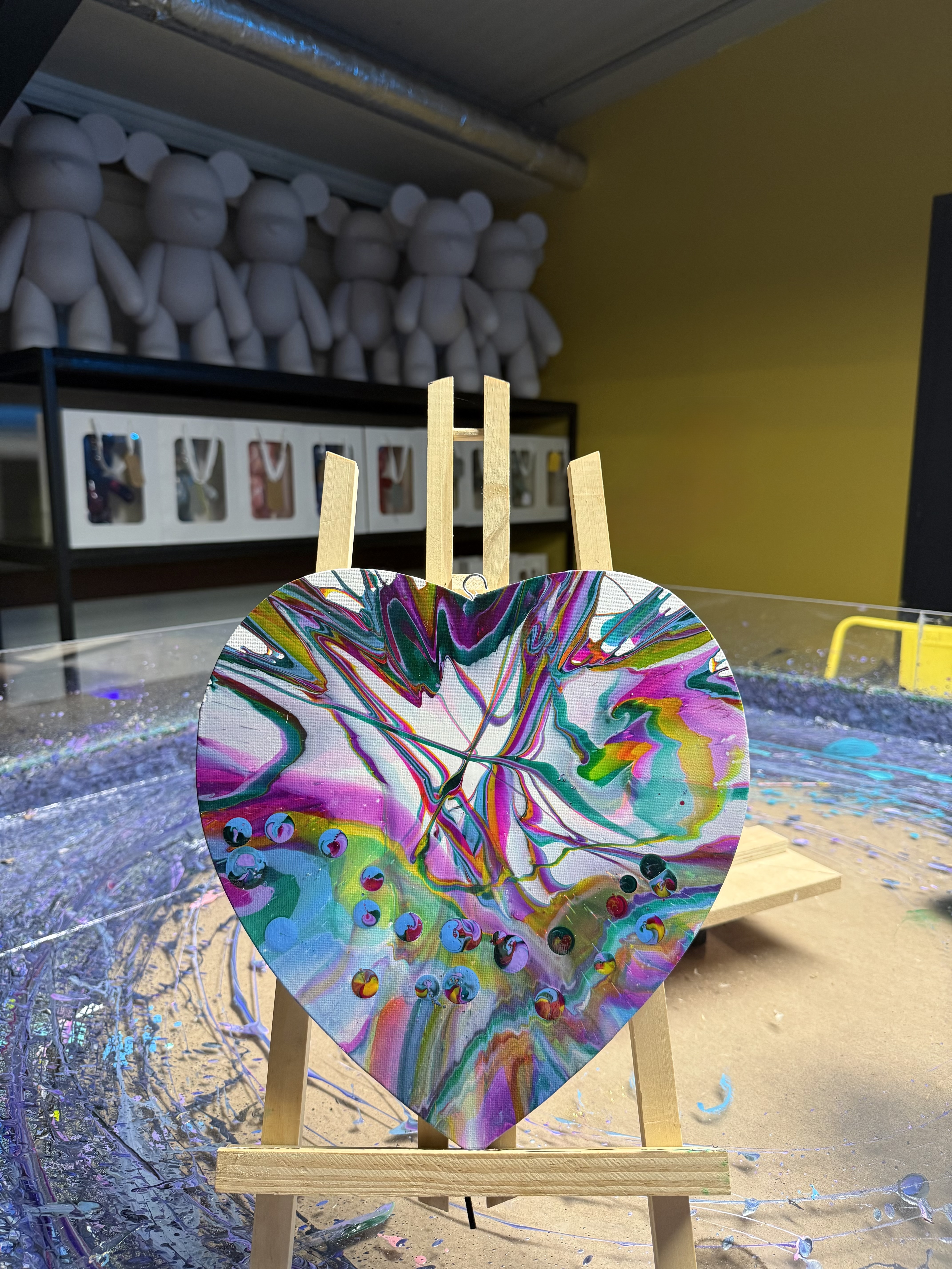 toile format cœur 29cm en Spin art 